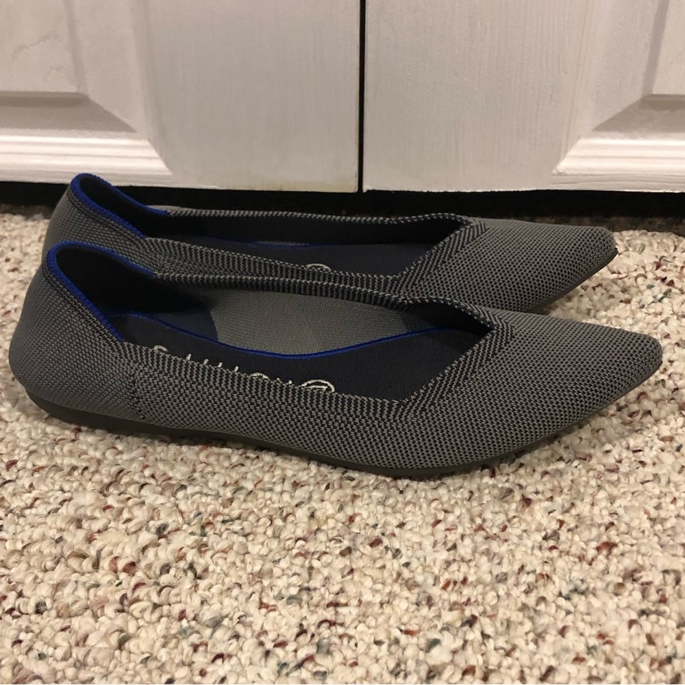 Rothy’s women’s size 8.5 point flats.